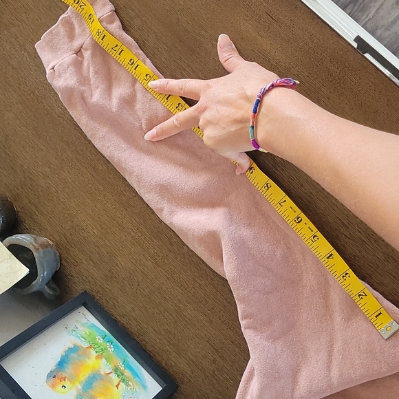 Aliya Wanek Sweatshirt - Picture 6 of 7